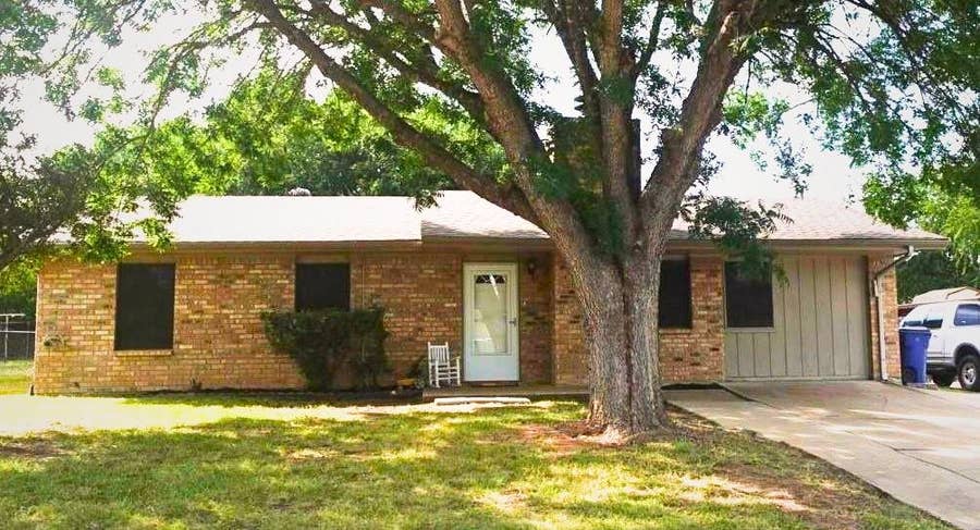 Property photo for 1414 W Torrey Street, Granbury, TX