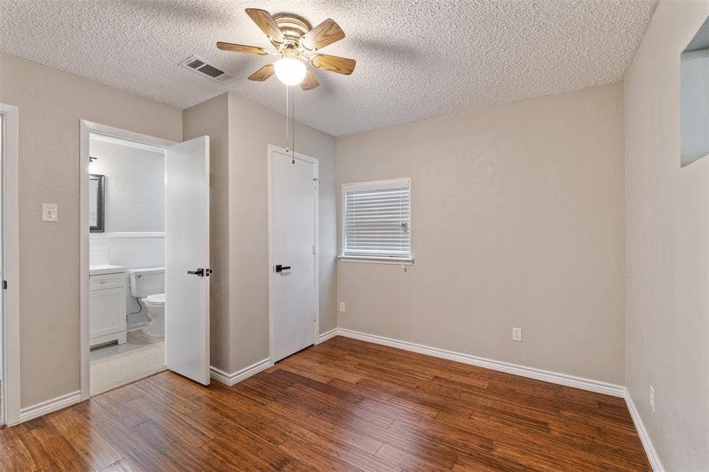 243 Shoreline Drive, Star Harbor, TX 75148 Guest bedroom 2 with private entry to guest bath.