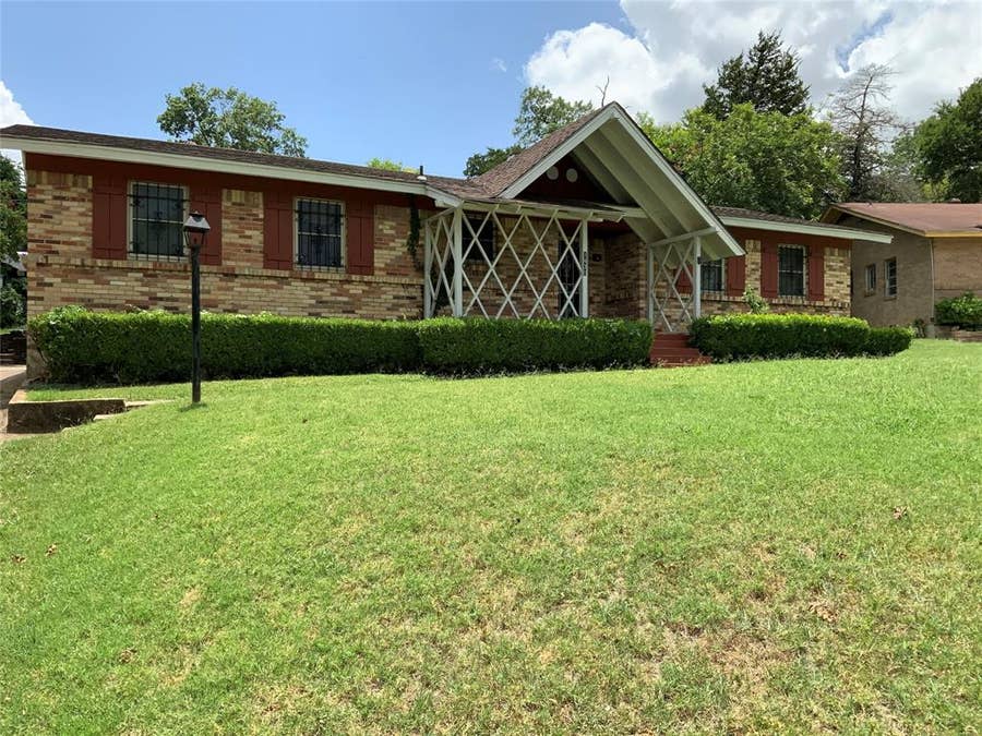 Property photo for 1430 Summertime Lane, Dallas, TX