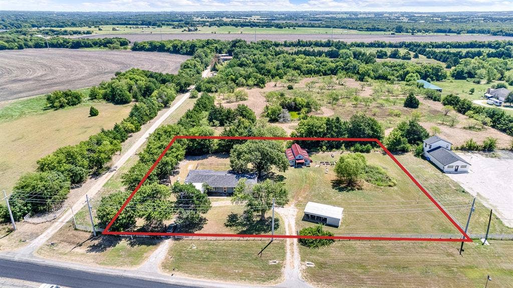 2403 State Highway 78 S, Farmersville, TX 75442 property lines are approximate and need to be verified by a survey