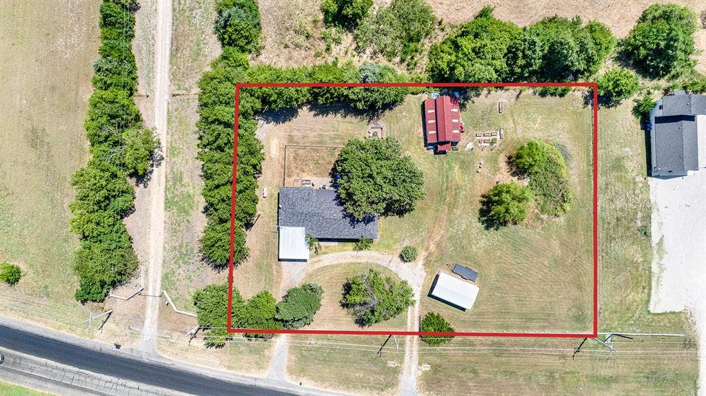 2403 State Highway 78 S, Farmersville, TX 75442 property lines are approximate and need to be verified by a survey