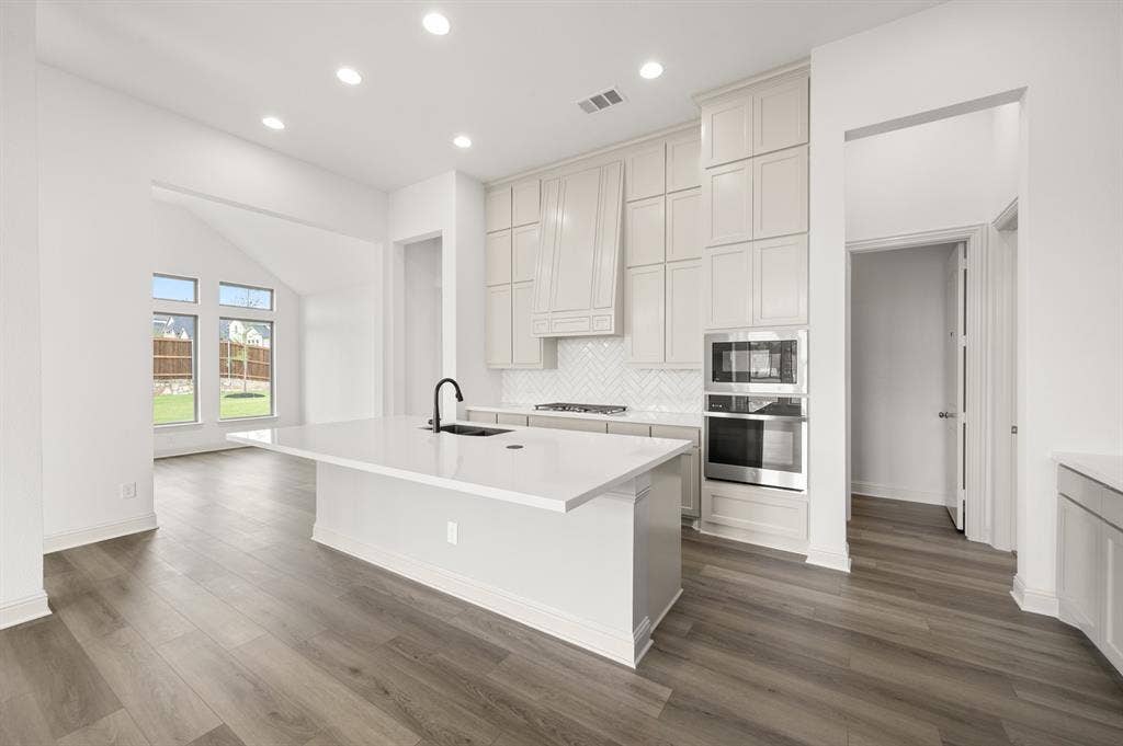 3043 Farmhouse Drive, Midlothian, TX 76065 3043 Farmhouse- Kitchen-1
