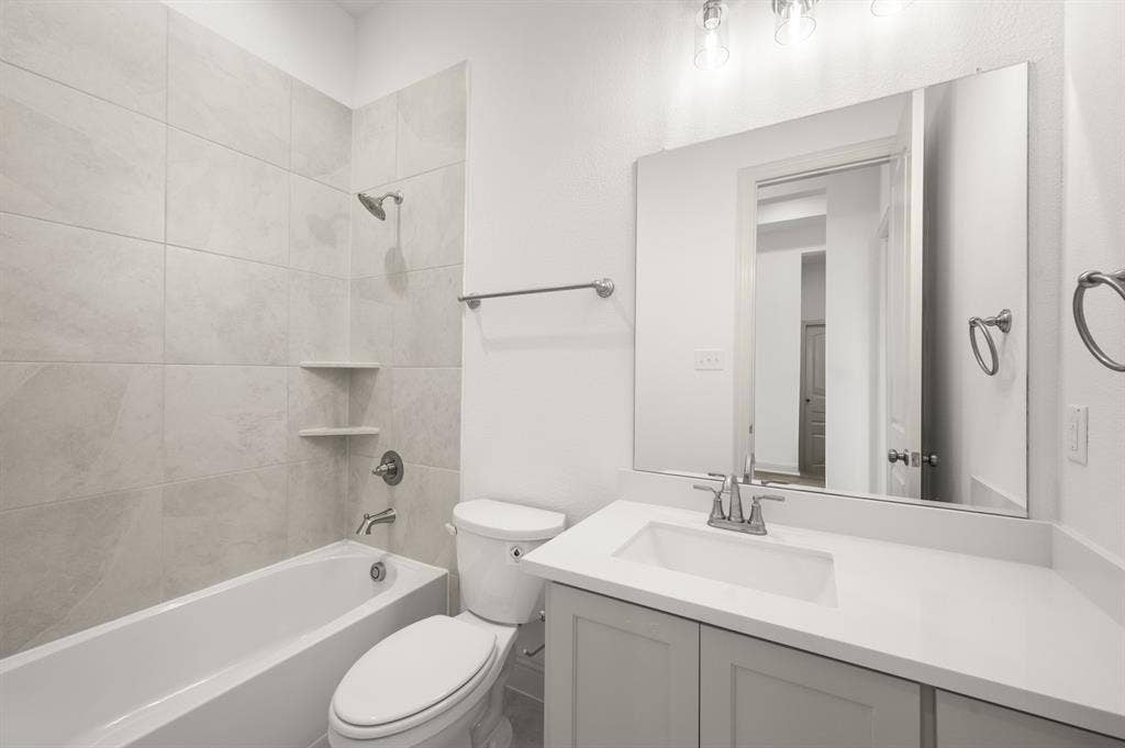 3043 Farmhouse Drive, Midlothian, TX 76065 3043 Farmhouse- Bathroom-1