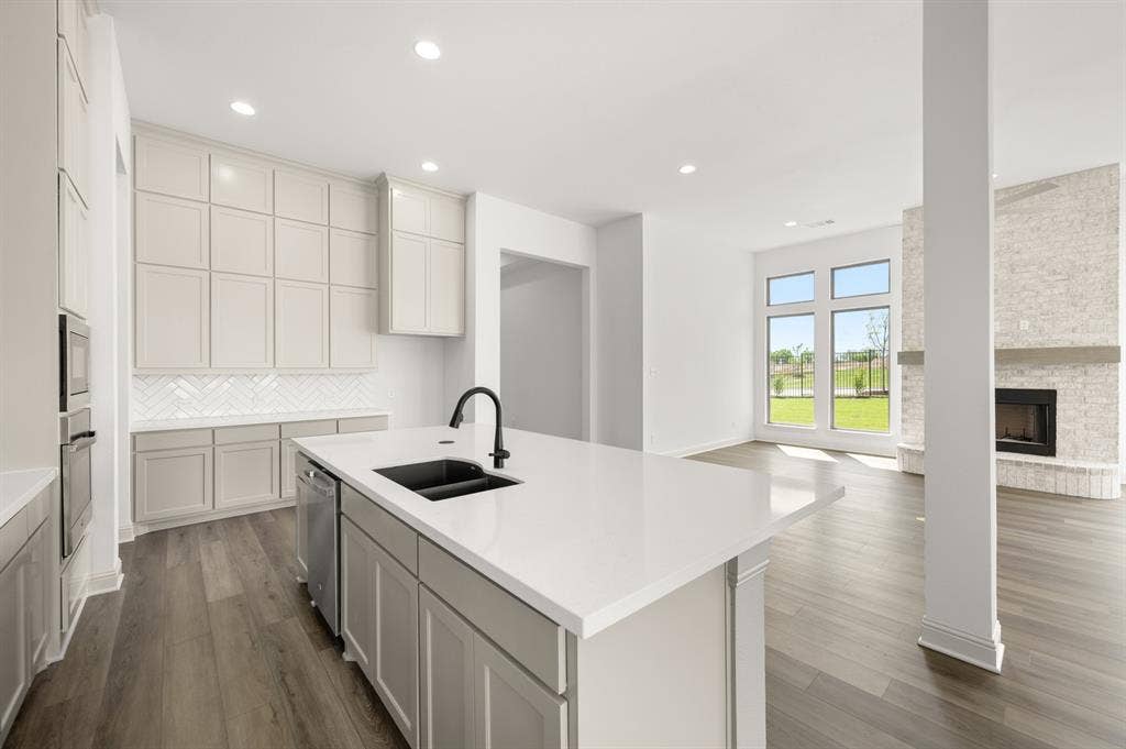 3043 Farmhouse Drive, Midlothian, TX 76065 3043 Farmhouse- Kitchen-4