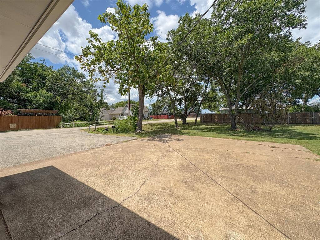 511 W Walnut Street, Celina, TX 75009