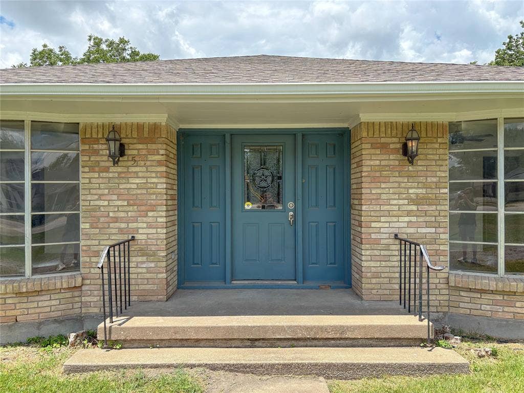 511 W Walnut Street, Celina, TX 75009
