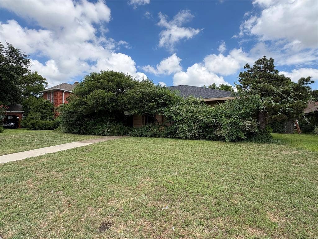 2730 Cladius Drive, Grand Prairie, TX 75052 2730 Cladius Drive, Grand Prairie, TX 75052