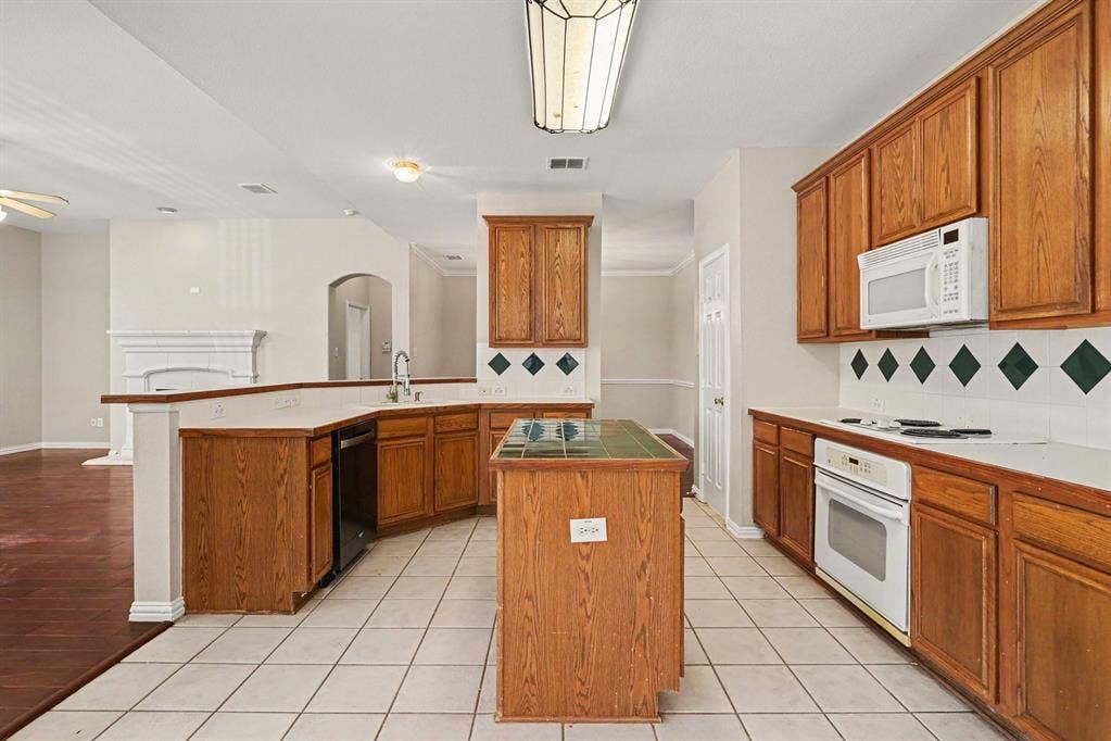 11829 Warbler Lane, Fort Worth, TX 76244 11829 Warbler Lane, Fort Worth, TX 76244