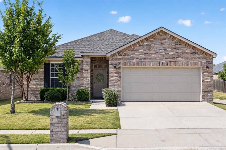 Property photo for 10005 Amosite Drive, Fort Worth, TX
