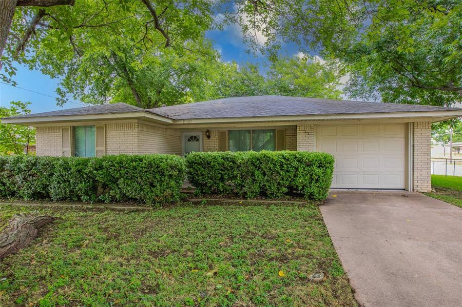 Property photo for 1000 N Harrison, West, TX