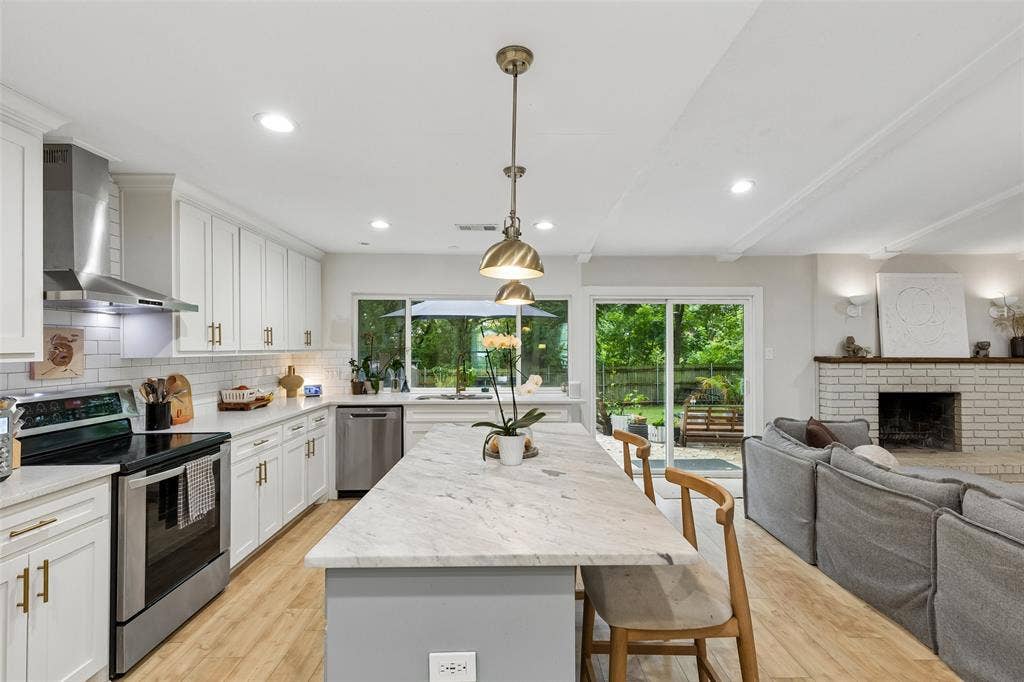 3818 Ruidosa Avenue, Dallas, TX 75228 3818 Ruidosa Avenue, Dallas, TX 75228