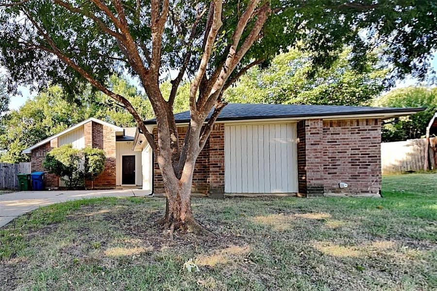 Property photo for 1319 Colony Court, Flower Mound, TX