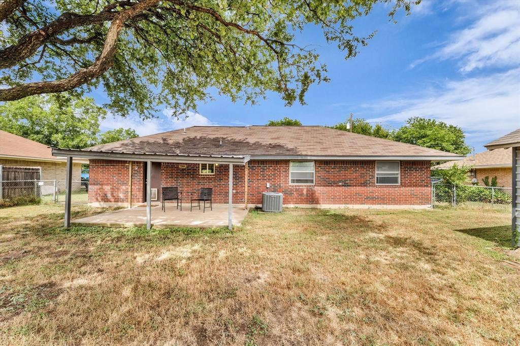 1013 S Madison Street, McGregor, TX 76657 1013 S Madison Street, McGregor, TX 76657