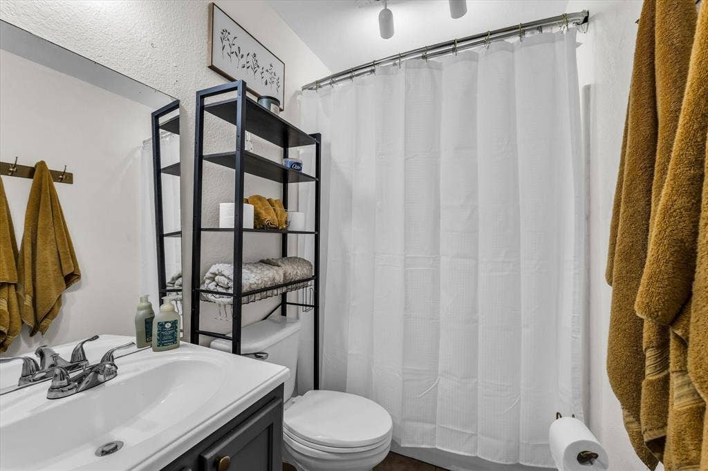 1013 S Madison Street, McGregor, TX 76657 1013 S Madison Street, McGregor, TX 76657