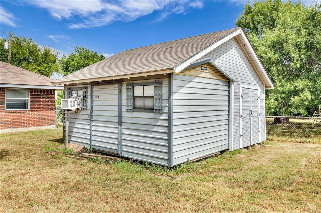 1013 S Madison Street, McGregor, TX 76657 1013 S Madison Street, McGregor, TX 76657