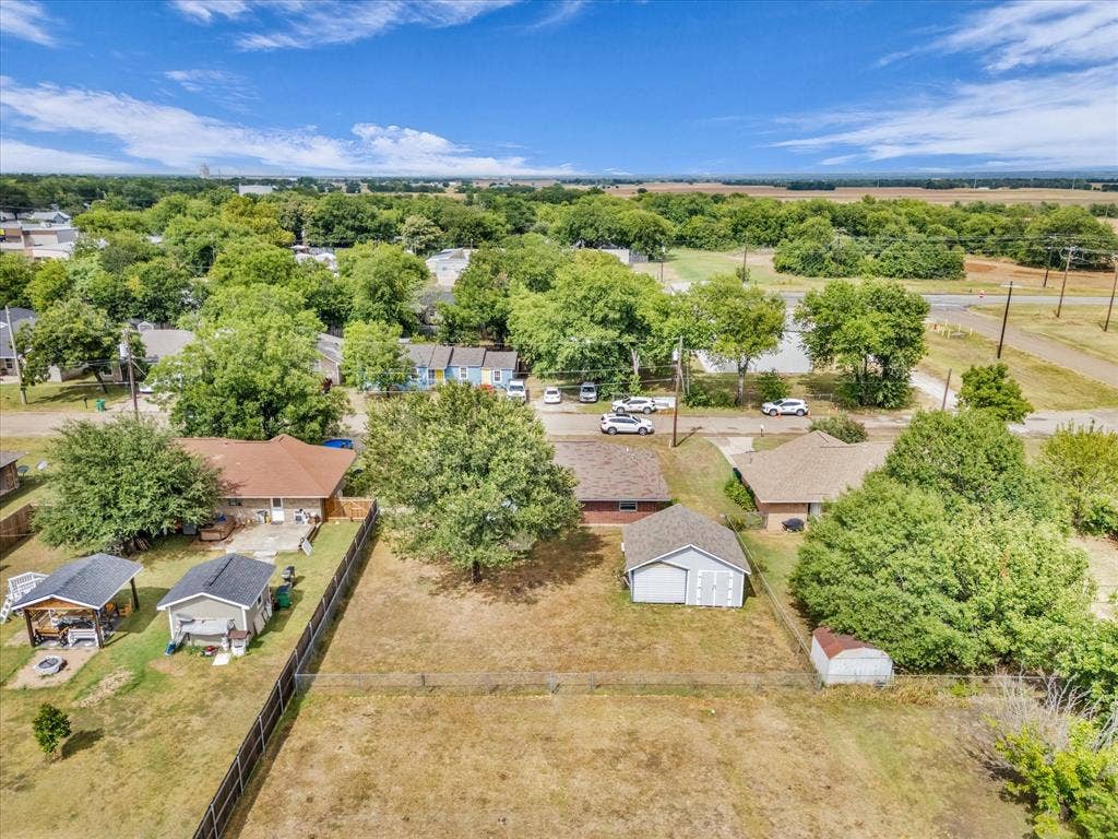 1013 S Madison Street, McGregor, TX 76657 1013 S Madison Street, McGregor, TX 76657