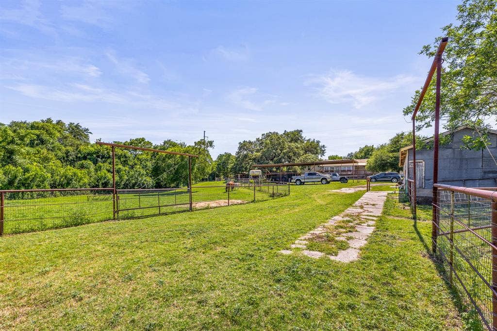 1305 S Old Temple Road, Lorena, TX 76655 1305 S Old Temple Road, Lorena, TX 76655
