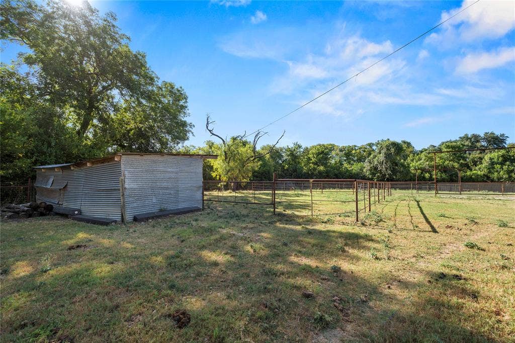 1305 S Old Temple Road, Lorena, TX 76655 1305 S Old Temple Road, Lorena, TX 76655