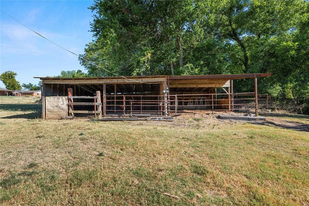 1305 S Old Temple Road, Lorena, TX 76655 1305 S Old Temple Road, Lorena, TX 76655