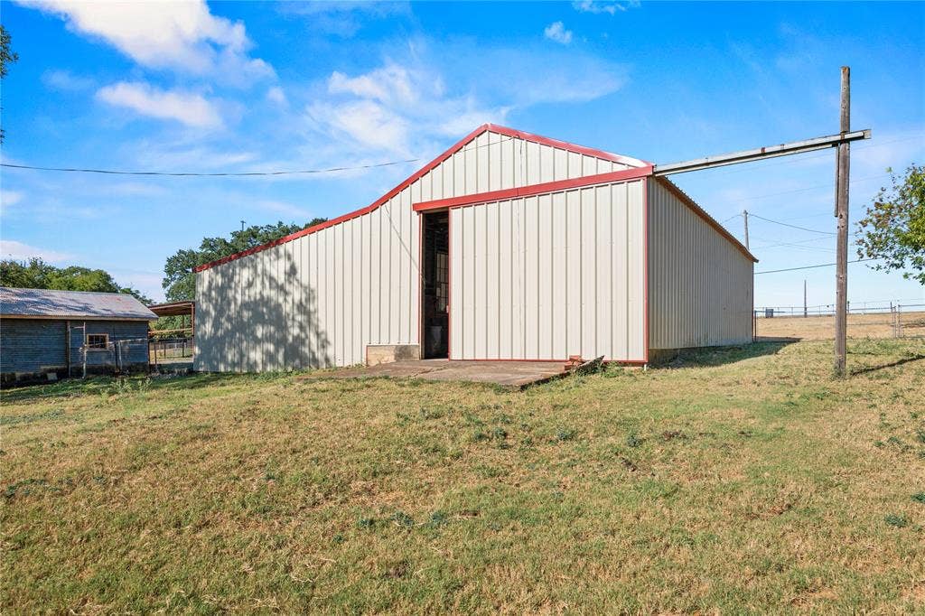 1305 S Old Temple Road, Lorena, TX 76655 1305 S Old Temple Road, Lorena, TX 76655