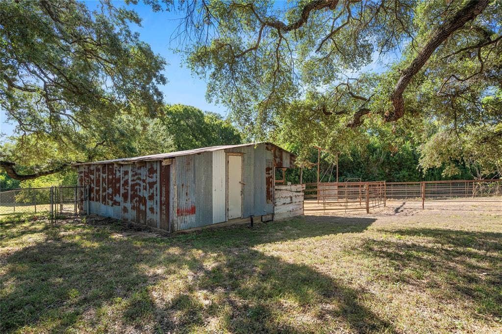 1305 S Old Temple Road, Lorena, TX 76655 1305 S Old Temple Road, Lorena, TX 76655