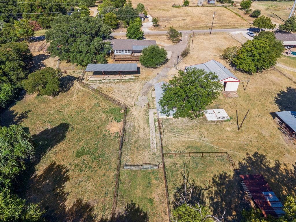 1305 S Old Temple Road, Lorena, TX 76655 1305 S Old Temple Road, Lorena, TX 76655