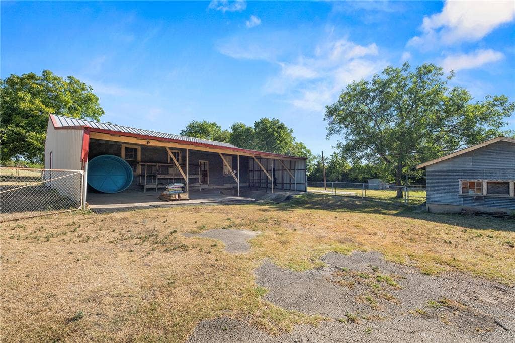 1305 S Old Temple Road, Lorena, TX 76655 1305 S Old Temple Road, Lorena, TX 76655