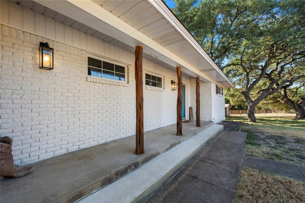 1305 S Old Temple Road, Lorena, TX 76655 1305 S Old Temple Road, Lorena, TX 76655