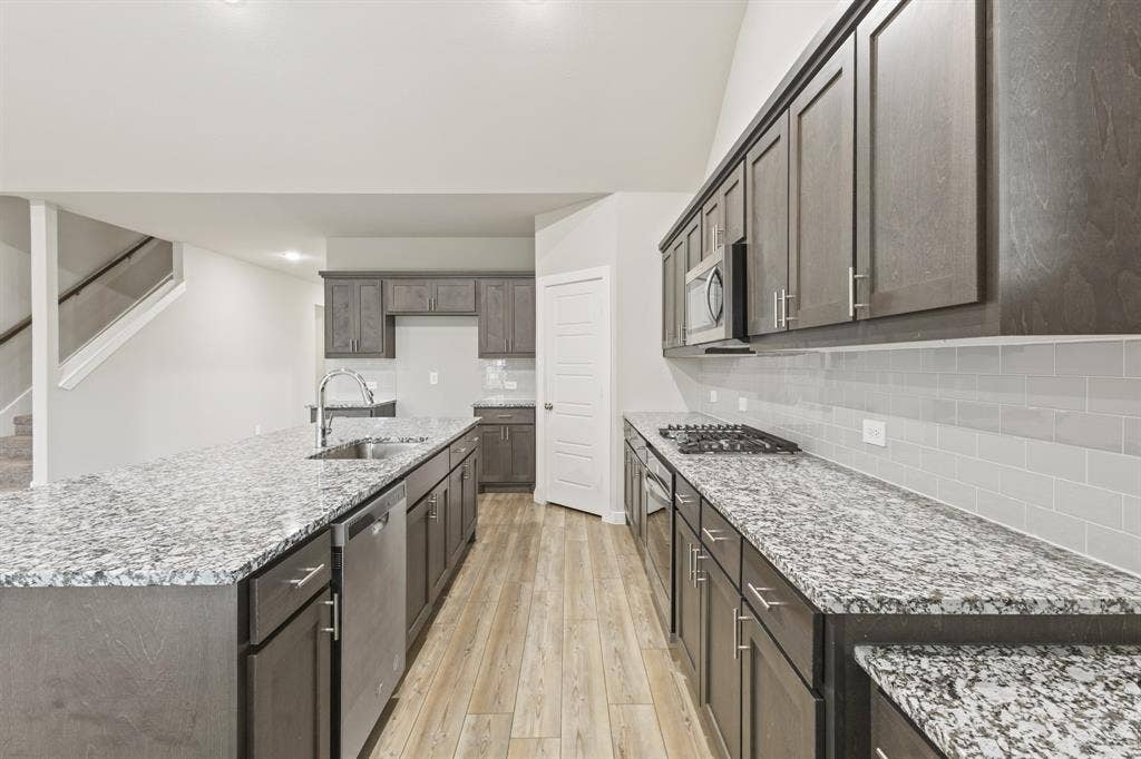 652 Congressional Avenue, Red Oak, TX 75154 652 Congressional Avenue, Red Oak, TX 75154
