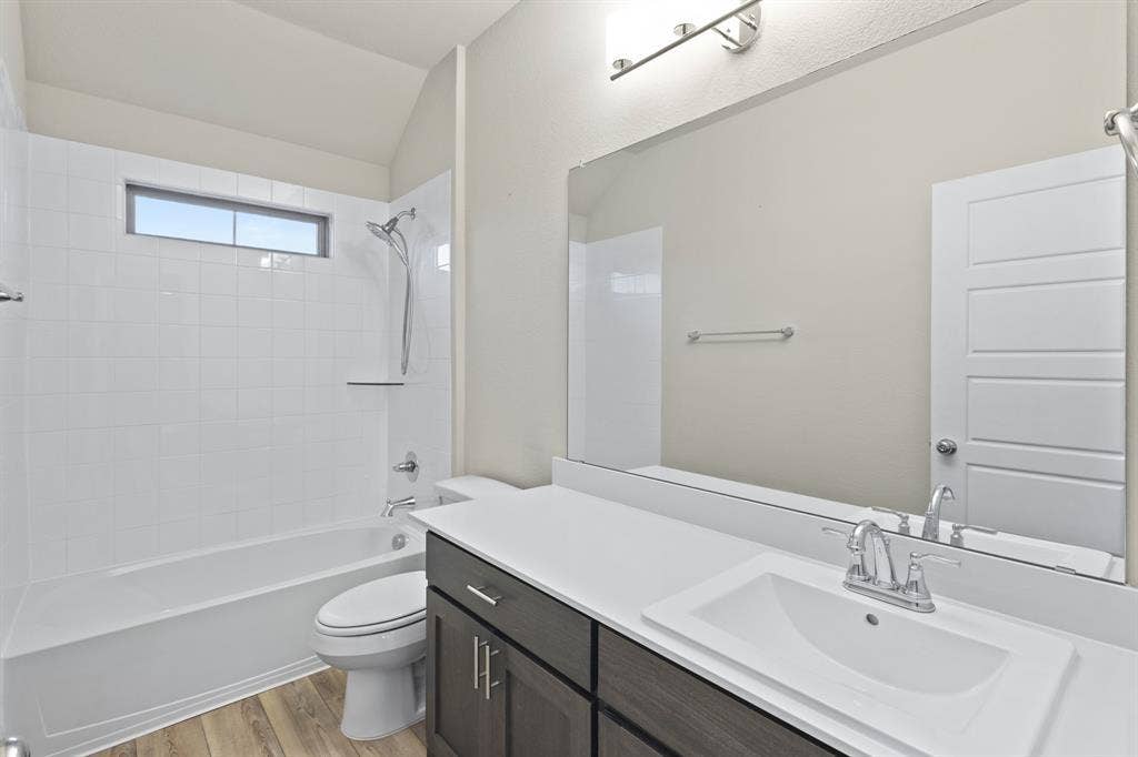 652 Congressional Avenue, Red Oak, TX 75154 652 Congressional Avenue, Red Oak, TX 75154