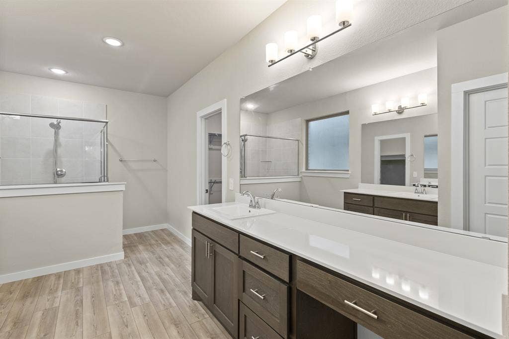 652 Congressional Avenue, Red Oak, TX 75154 652 Congressional Avenue, Red Oak, TX 75154
