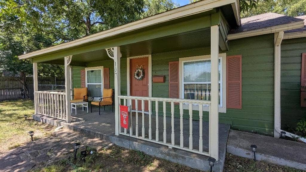 107 Brown Street, Mansfield, TX 76063 107 Brown Street, Mansfield, TX 76063