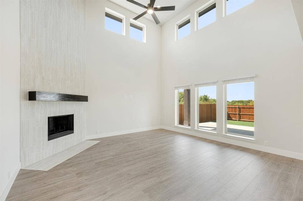 1213 Summer Grove Drive, Midlothian, TX 76065