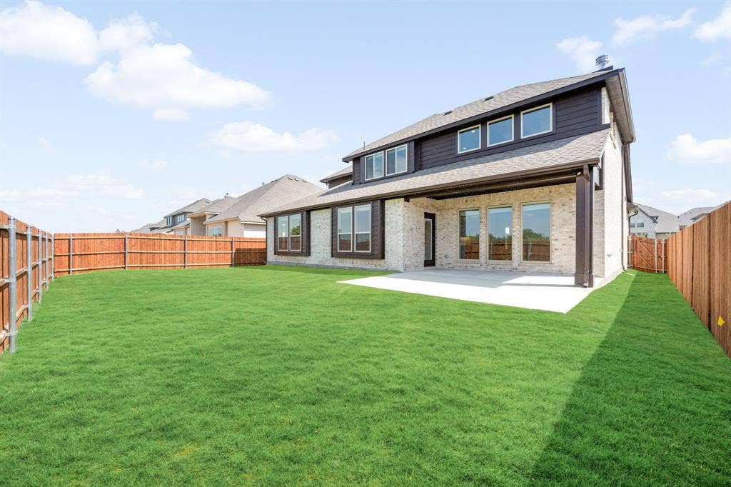 1213 Summer Grove Drive, Midlothian, TX 76065