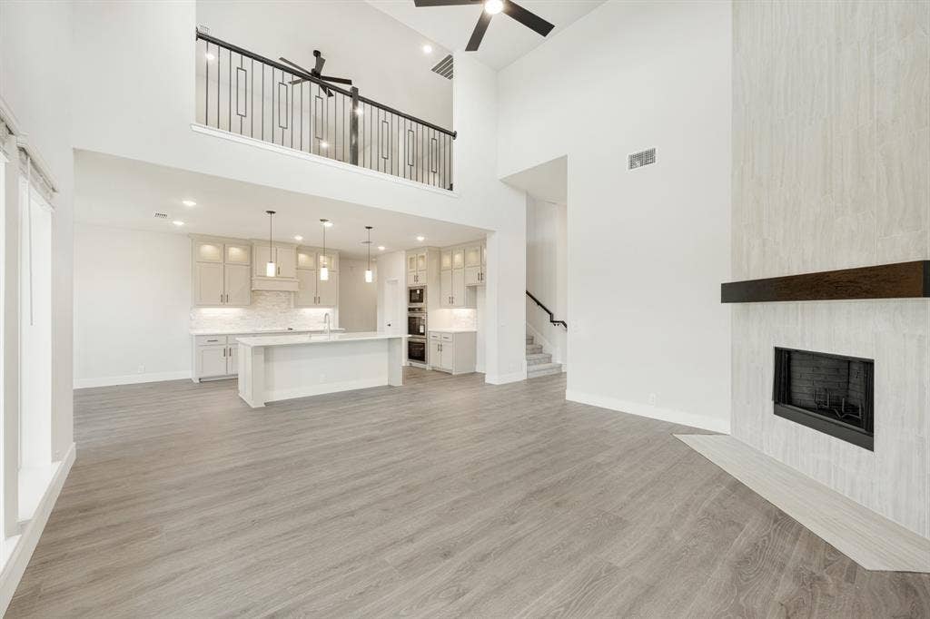 1213 Summer Grove Drive, Midlothian, TX 76065