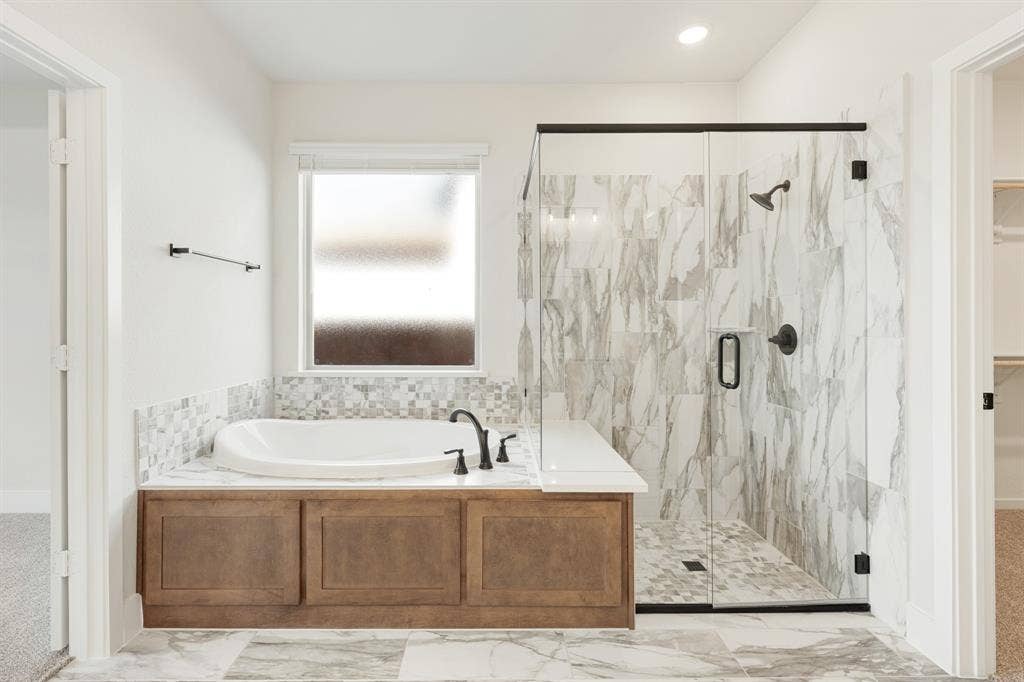 1213 Summer Grove Drive, Midlothian, TX 76065