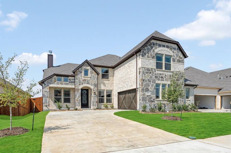 Property photo for 1213 Summer Grove Drive, Midlothian, TX