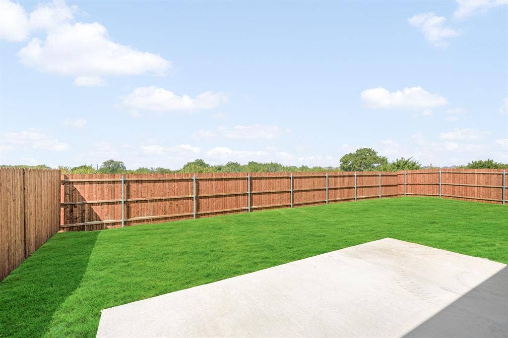 1213 Summer Grove Drive, Midlothian, TX 76065