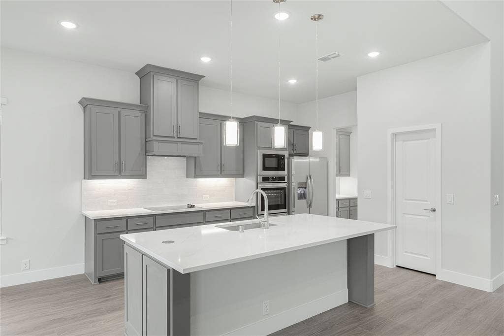 4017 Foot Hills Drive, Midlothian, TX 76065 4017 Foot Hills Drive, Midlothian, TX 76065
