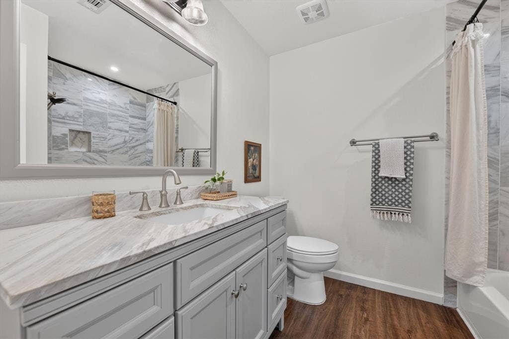 2511 Poppy Lane, Euless, TX 76039 2511 Poppy Lane, Euless, TX 76039