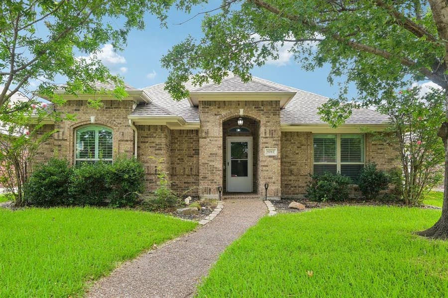 Property photo for 5212 Crossvine Lane, McKinney, TX