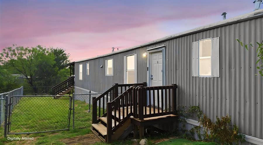 Property photo for 720 Jupiter Avenue, Granbury, TX