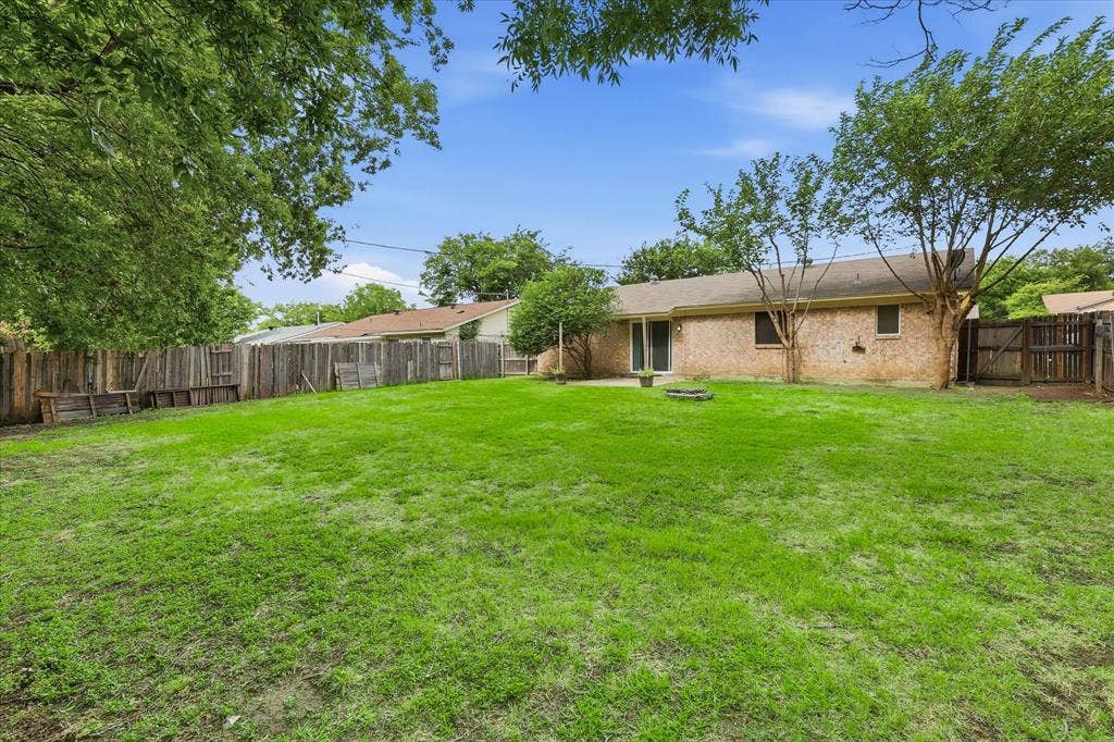 6540 Bernadine Drive, Watauga, TX 76148 6540 Bernadine Drive, Watauga, TX 76148