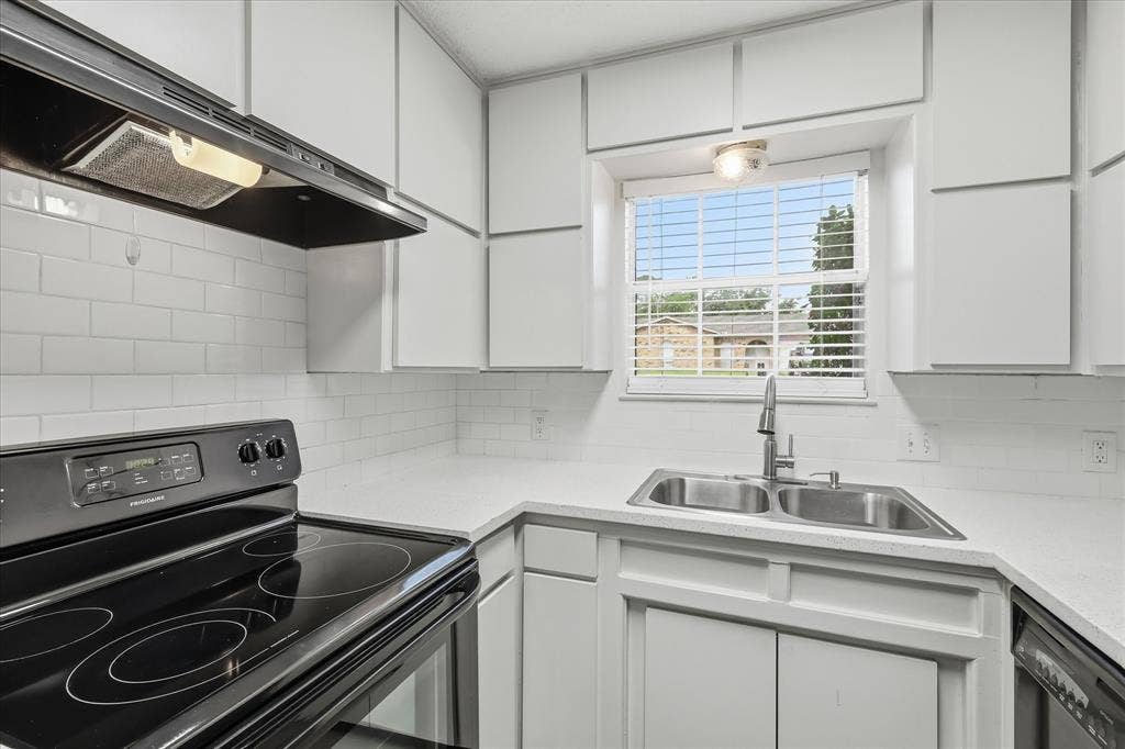 6540 Bernadine Drive, Watauga, TX 76148 6540 Bernadine Drive, Watauga, TX 76148