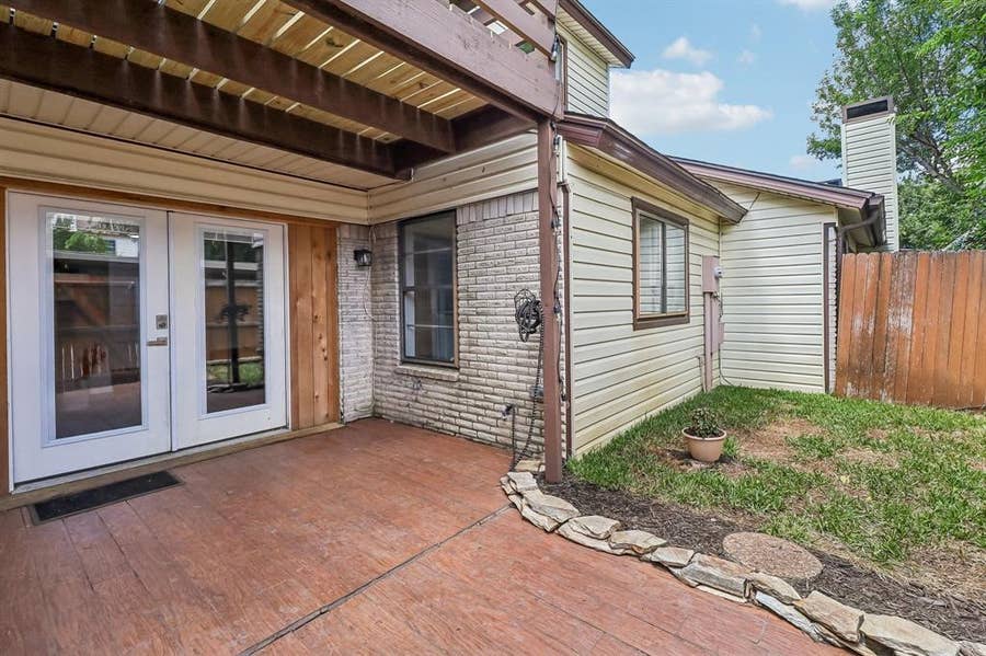 Property photo for 2059 Embassy Way, Carrollton, TX