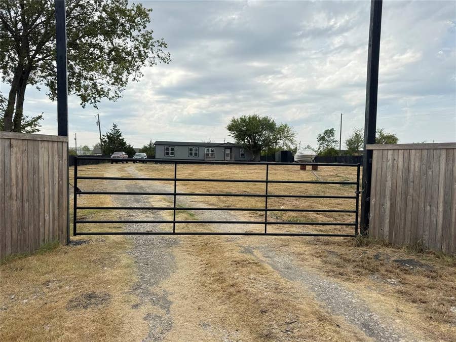Property photo for 257 Burkett Lane, Royse City, TX