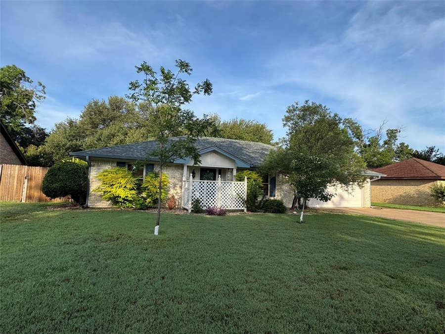 Property photo for 1104 Dove Hollow Road, Granbury, TX