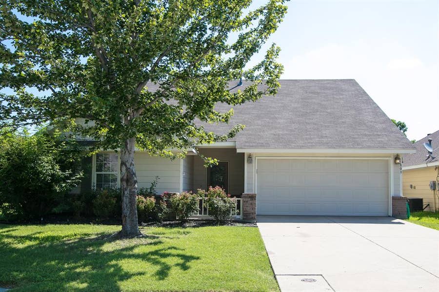 Property photo for 809 Robbin Circle, McKinney, TX