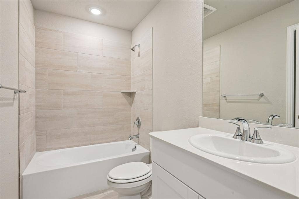 Photo is not of the actual home, but is an inspirational photo of builder’s model home and may depict options, furnishings, and/or decorator features that are not included.