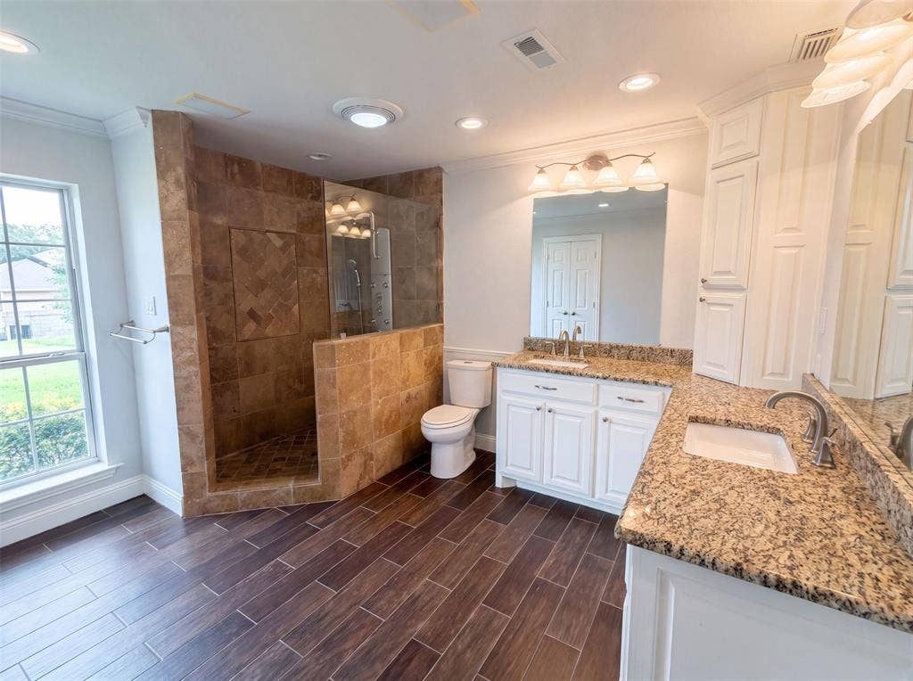 3308 Brookhaven Club Drive, Farmers Branch, TX 75234